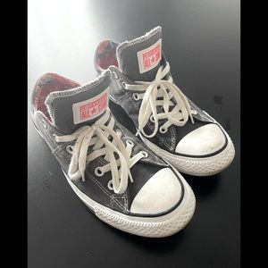 Super cute grey with colorful floral inside Converse Womens Size 10.